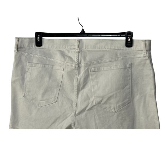 Old Navy Womens Plus Size 20 Boyfriend Stretch White Denim Shorts NEW - Picture 6 of 10